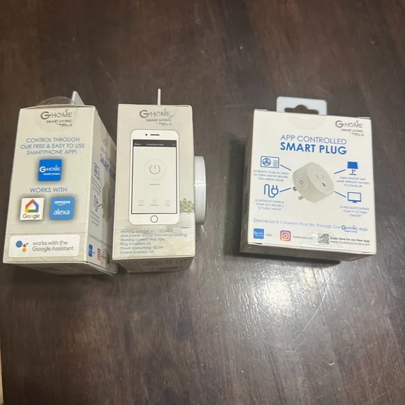 White Smart Plug - Picture 2 of 2